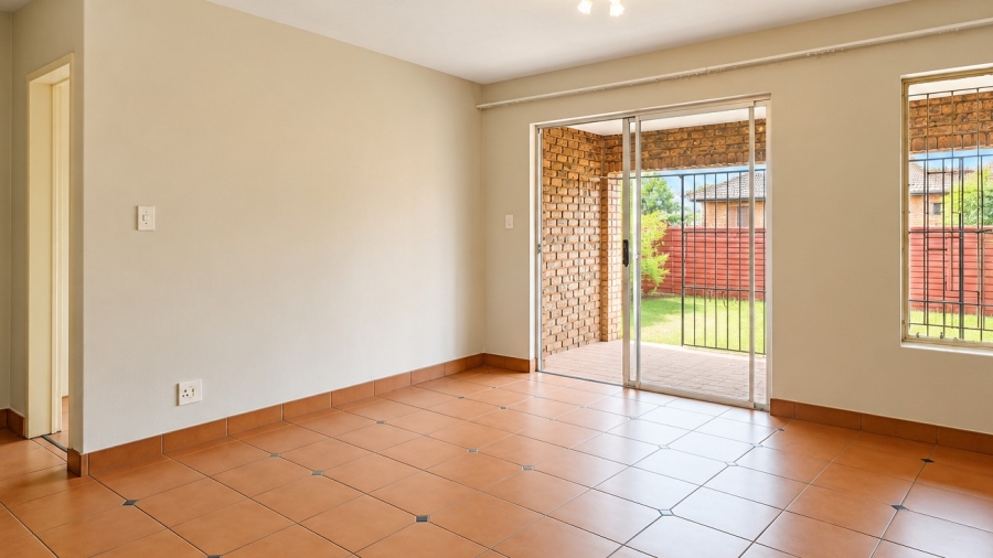 2 Bedroom Property for Sale in Doornpoort Gauteng