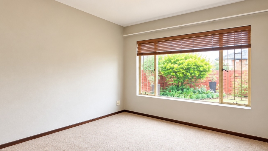 2 Bedroom Property for Sale in Doornpoort Gauteng