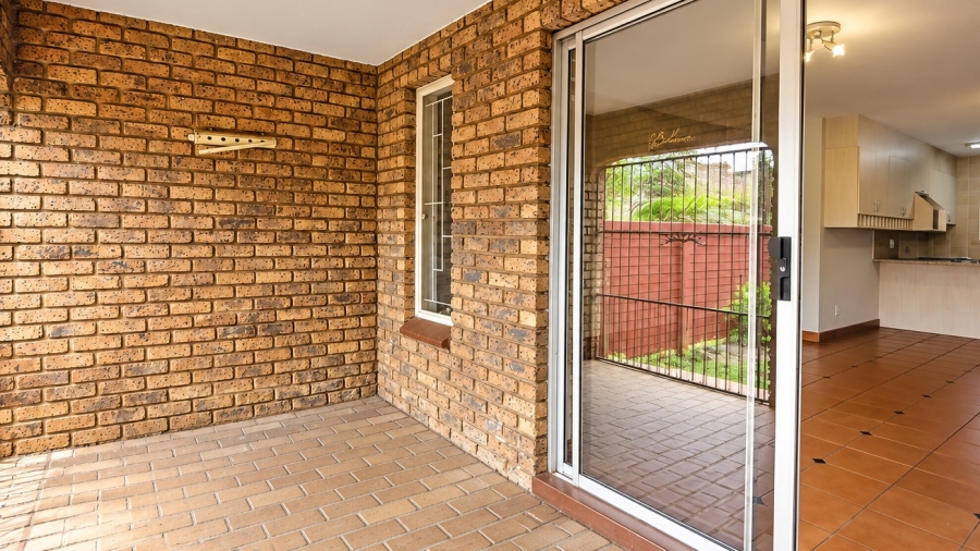 2 Bedroom Property for Sale in Doornpoort Gauteng