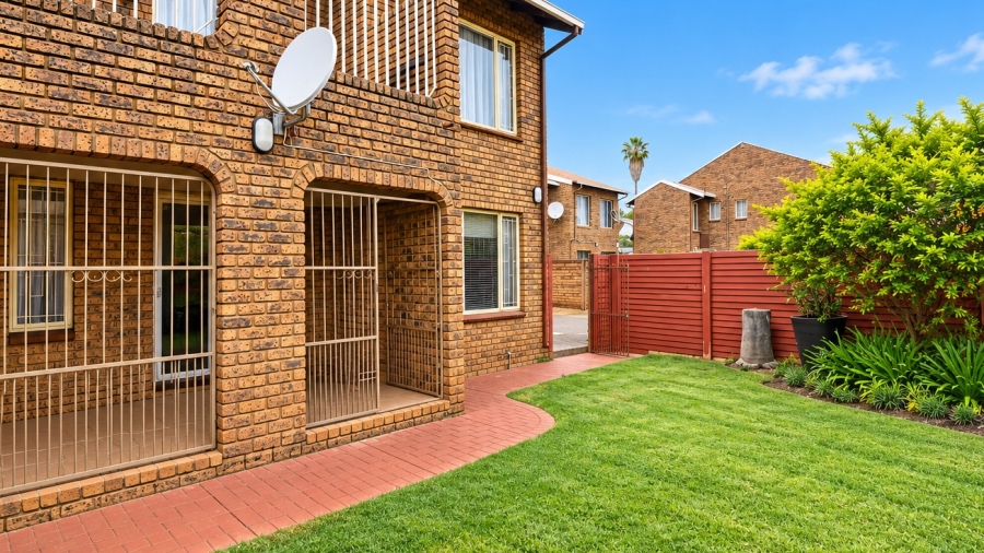 2 Bedroom Property for Sale in Doornpoort Gauteng