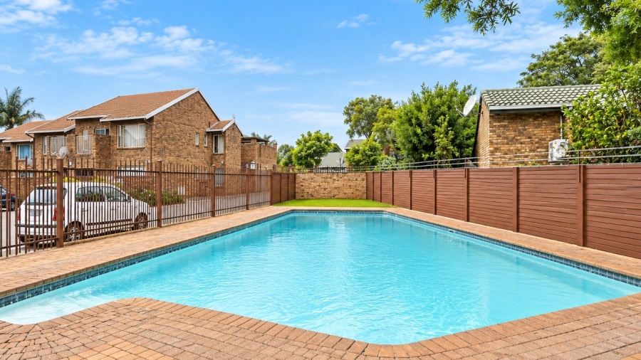 2 Bedroom Property for Sale in Doornpoort Gauteng