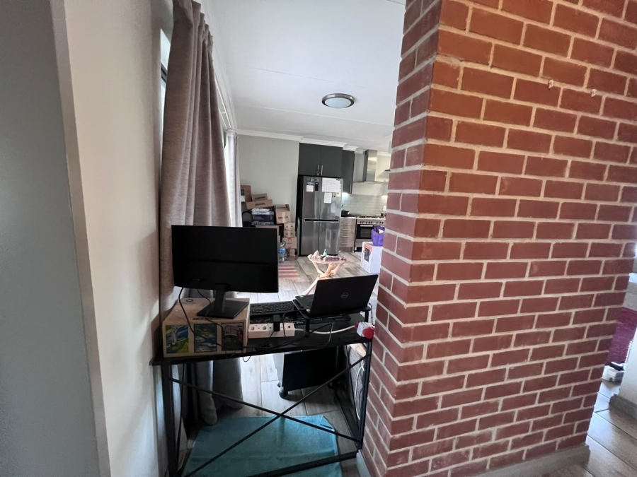 2 Bedroom Property for Sale in Carlswald Gauteng