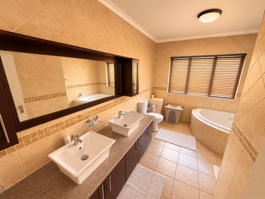4 Bedroom Property for Sale in Kyalami Glen Estate Gauteng