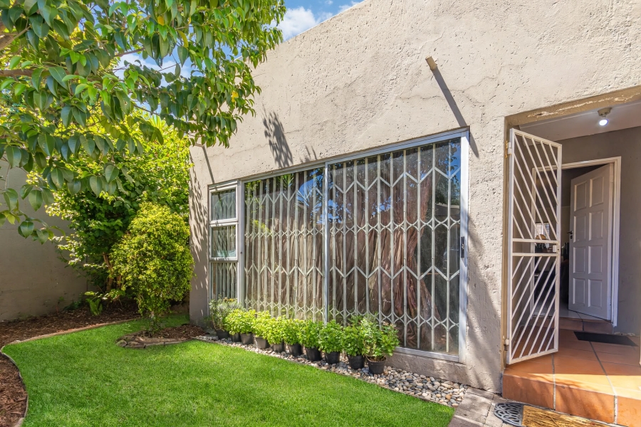 2 Bedroom Property for Sale in Vorna Valley Gauteng