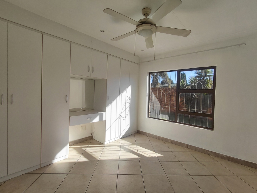 To Let 3 Bedroom Property for Rent in Florentia Gauteng
