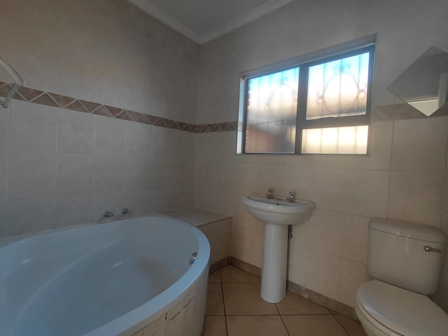 To Let 3 Bedroom Property for Rent in Florentia Gauteng