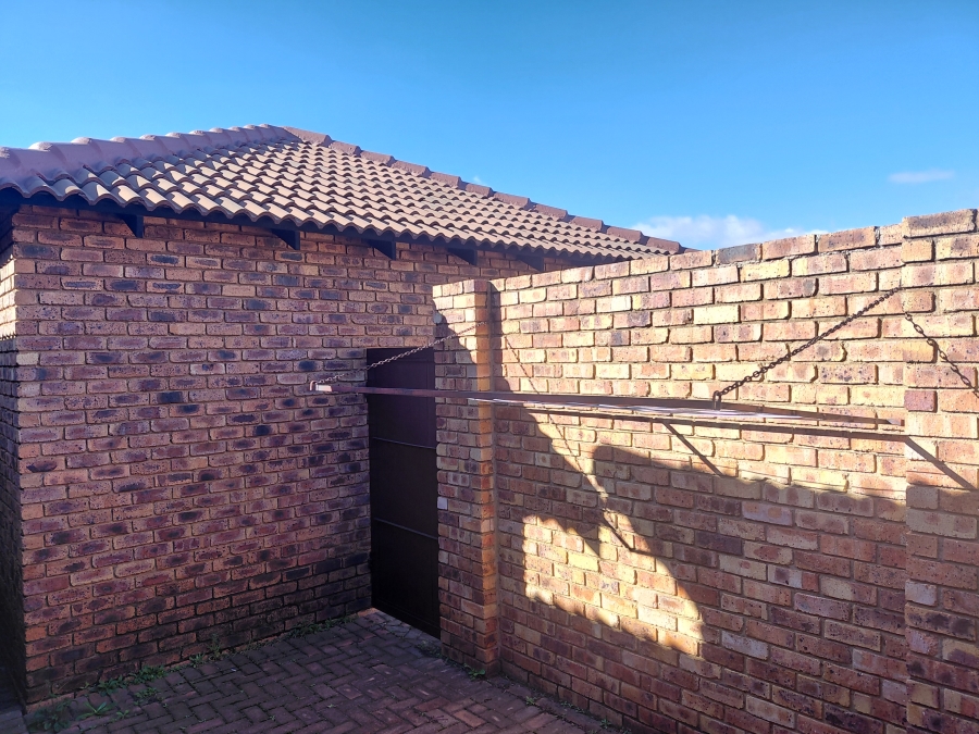 To Let 3 Bedroom Property for Rent in Florentia Gauteng