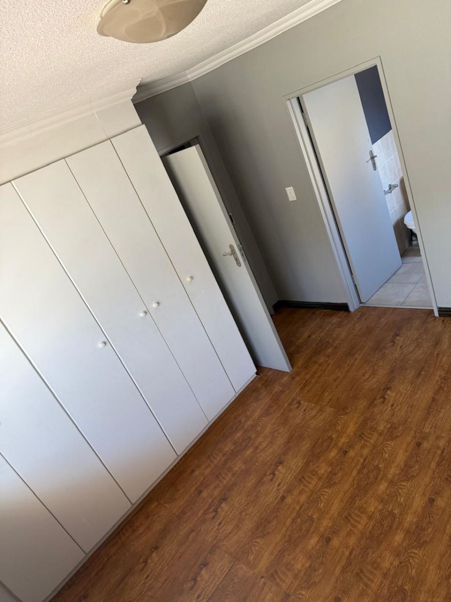 To Let 3 Bedroom Property for Rent in Halfway House Gauteng