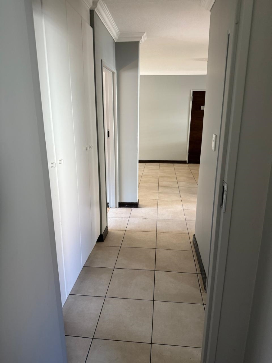 To Let 3 Bedroom Property for Rent in Halfway House Gauteng