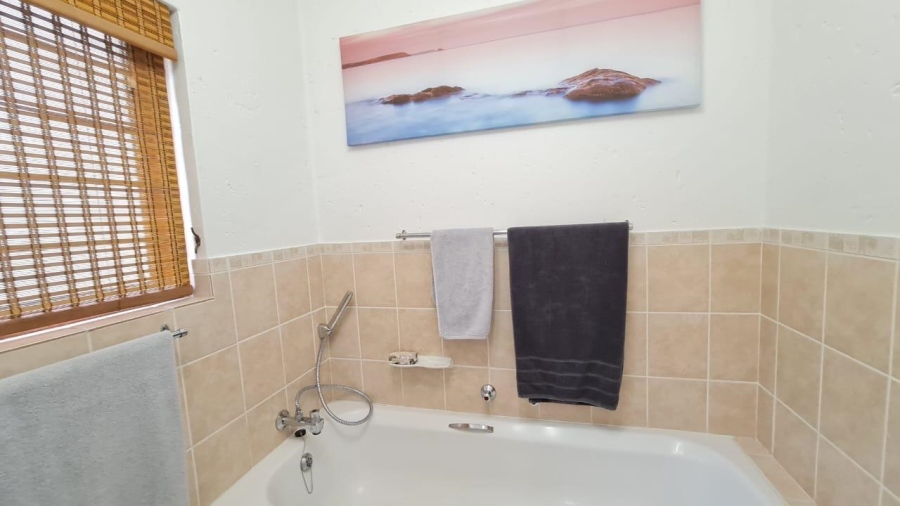 To Let 2 Bedroom Property for Rent in Paulshof Gauteng