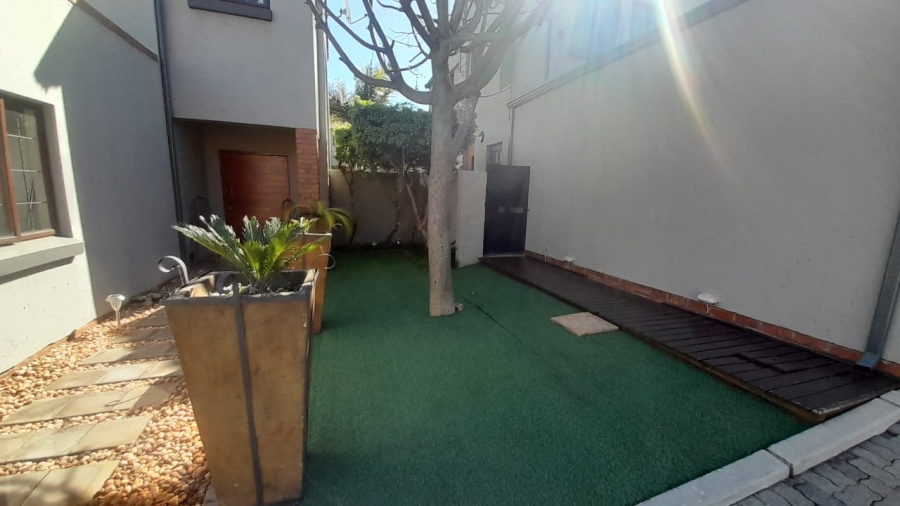 To Let 3 Bedroom Property for Rent in Olympus AH Gauteng