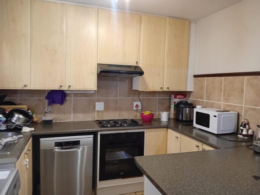 To Let 2 Bedroom Property for Rent in Olympus AH Gauteng