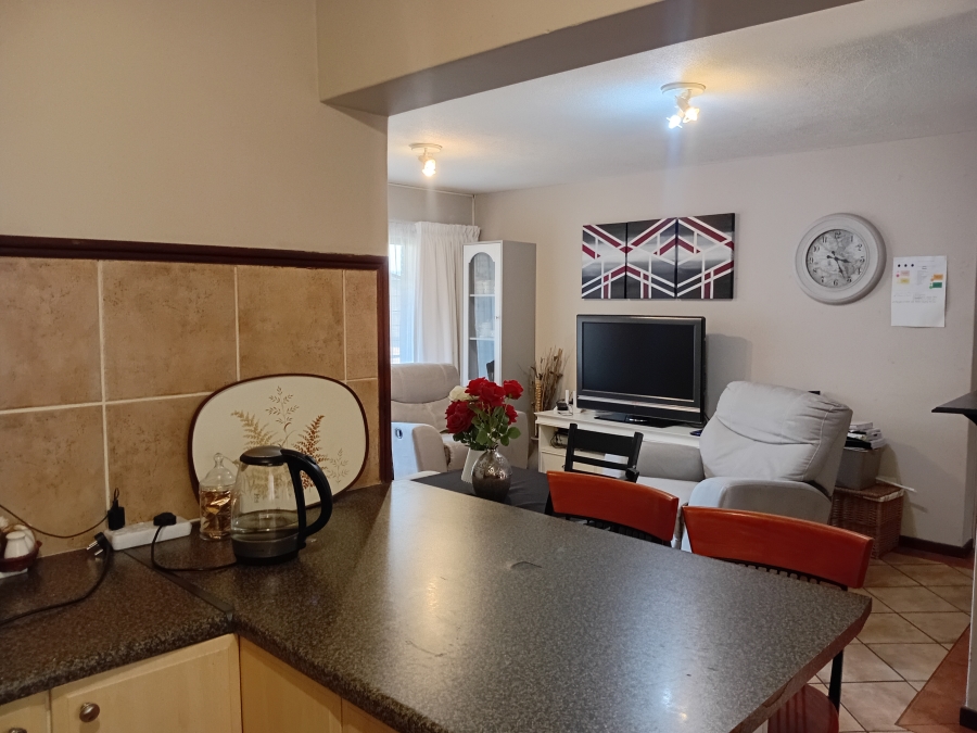 To Let 2 Bedroom Property for Rent in Olympus AH Gauteng