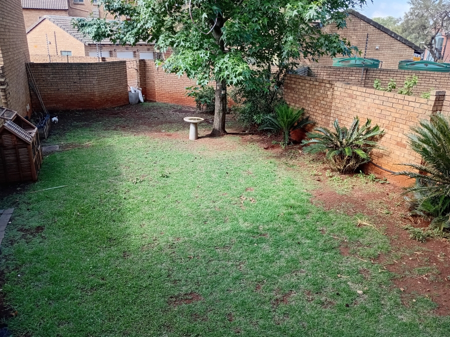 To Let 2 Bedroom Property for Rent in Olympus AH Gauteng