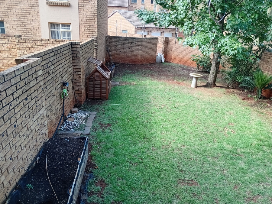 To Let 2 Bedroom Property for Rent in Olympus AH Gauteng