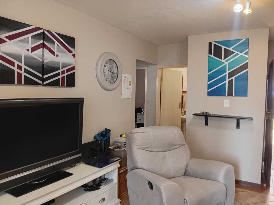 To Let 2 Bedroom Property for Rent in Olympus AH Gauteng