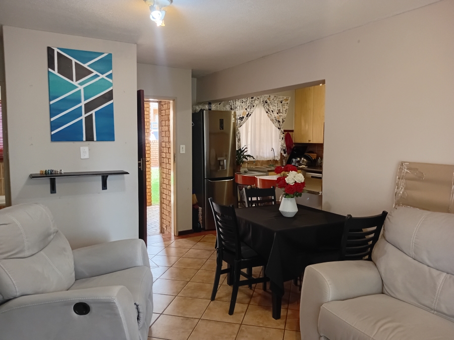 To Let 2 Bedroom Property for Rent in Olympus AH Gauteng