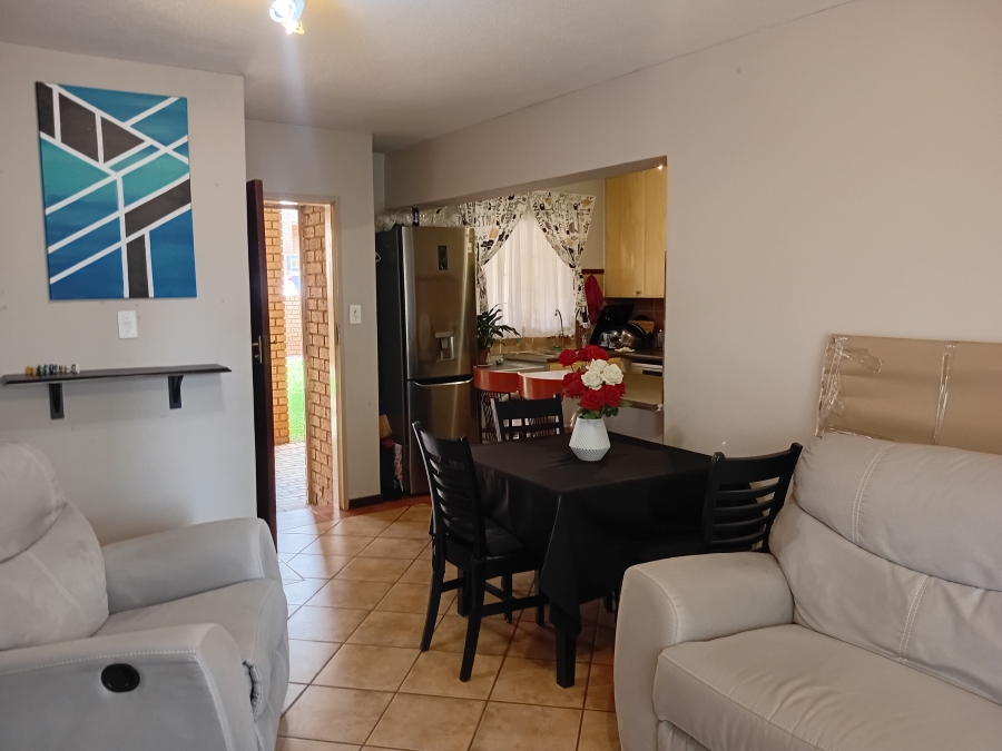 To Let 2 Bedroom Property for Rent in Olympus AH Gauteng