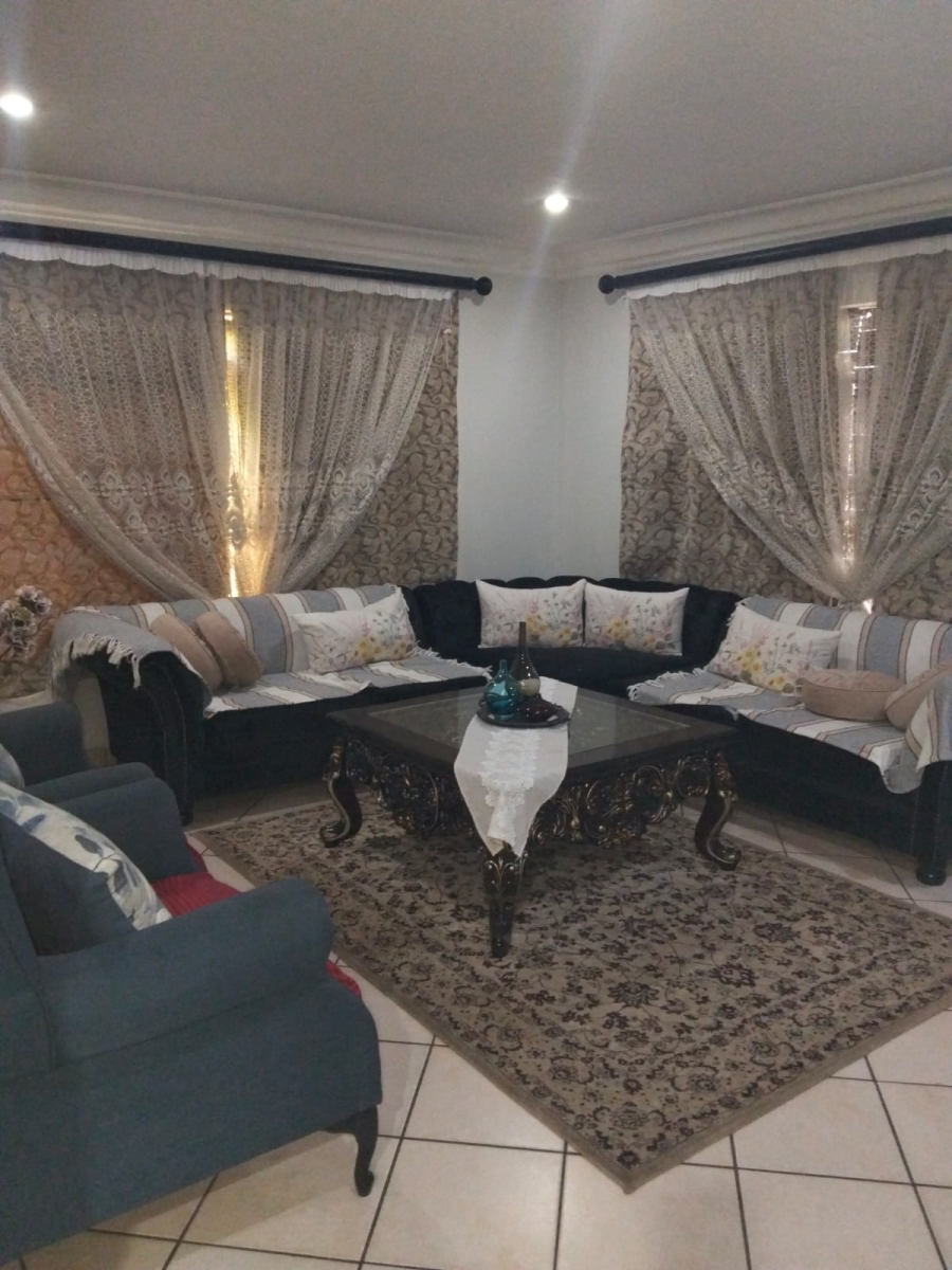 4 Bedroom Property for Sale in Eldo Glen Gauteng