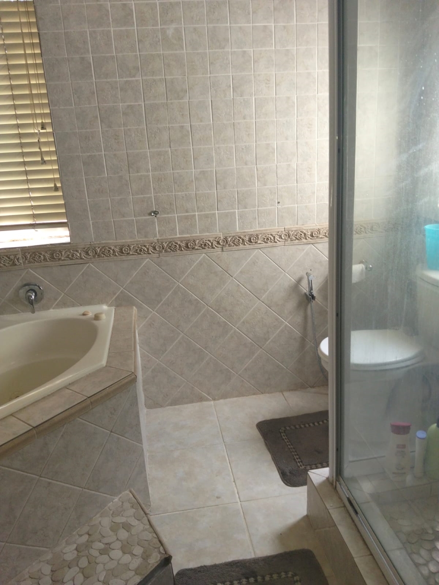 4 Bedroom Property for Sale in Eldo Glen Gauteng