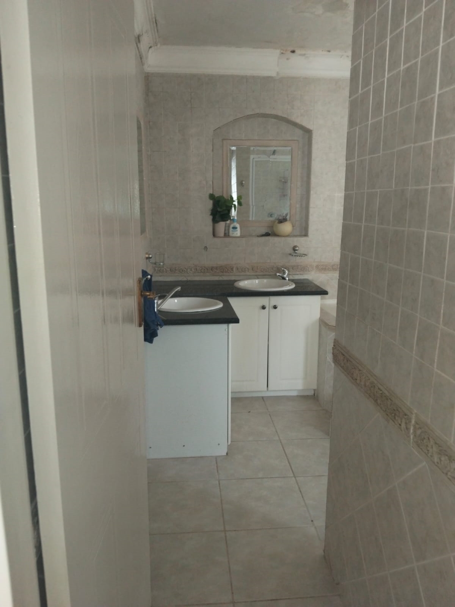 4 Bedroom Property for Sale in Eldo Glen Gauteng