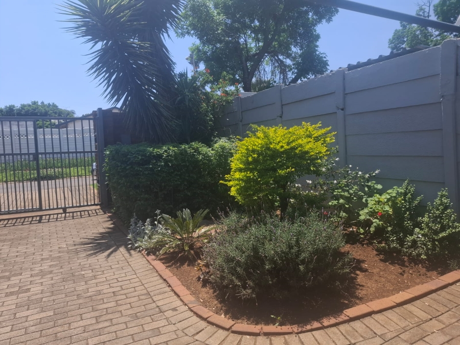 3 Bedroom Property for Sale in Highway Gardens Gauteng