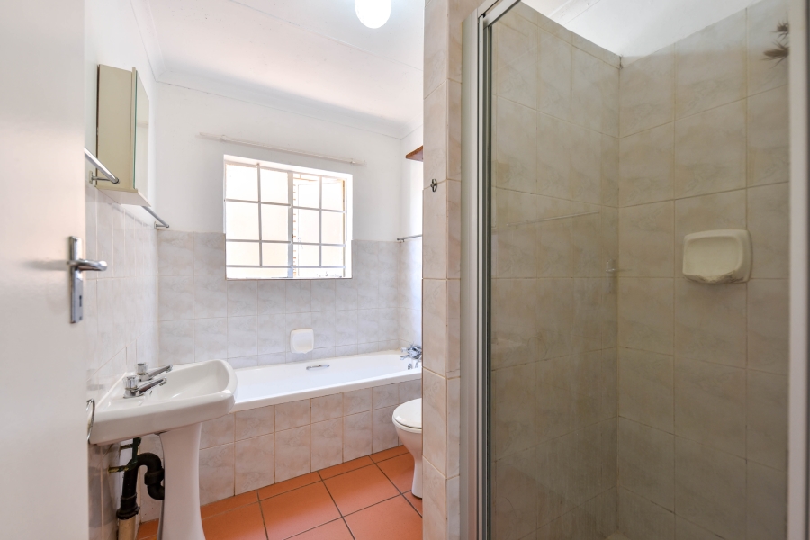 2 Bedroom Property for Sale in La Montagne Gauteng