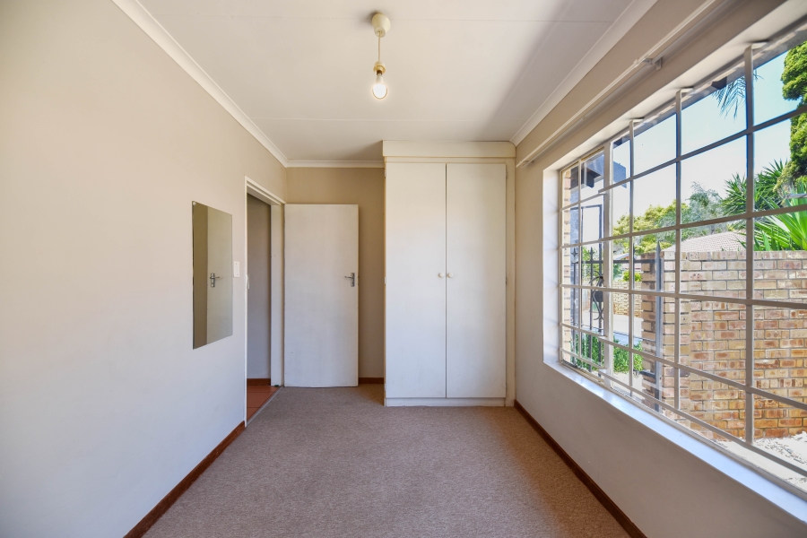 2 Bedroom Property for Sale in La Montagne Gauteng