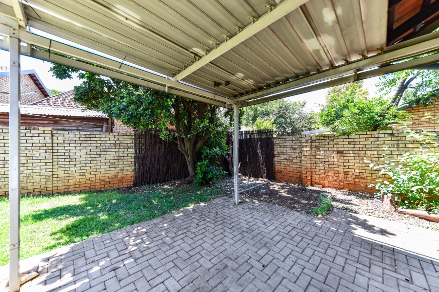 2 Bedroom Property for Sale in La Montagne Gauteng
