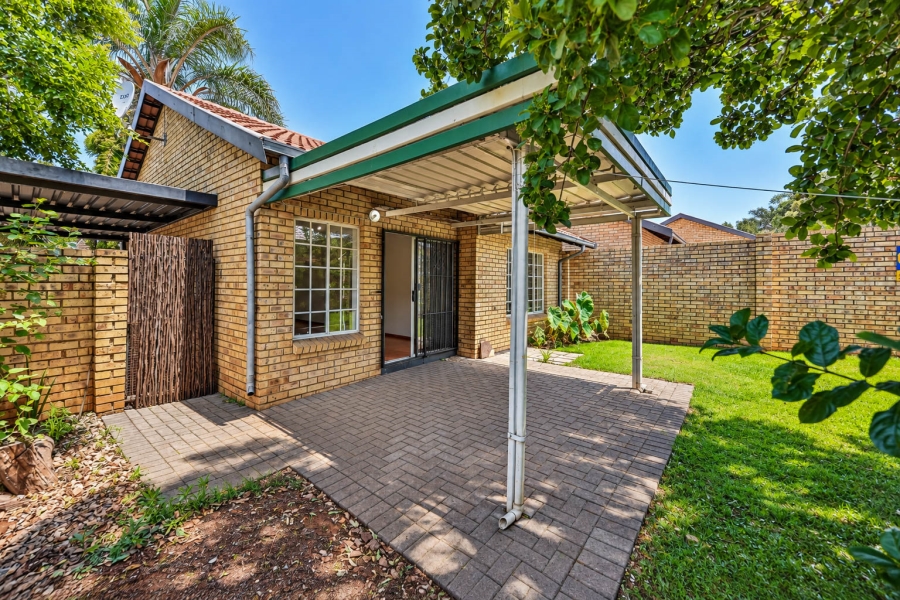 2 Bedroom Property for Sale in La Montagne Gauteng