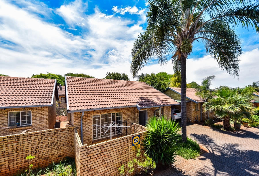 2 Bedroom Property for Sale in La Montagne Gauteng