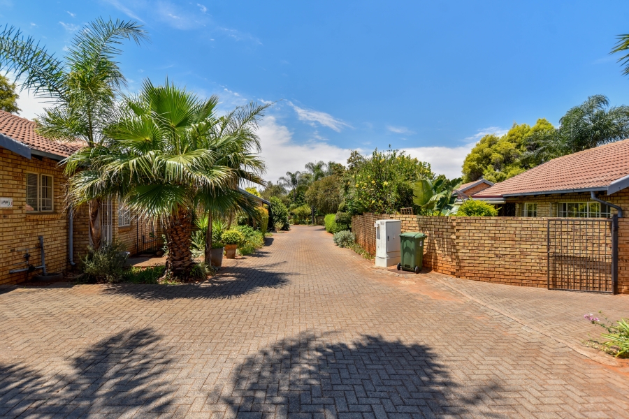 2 Bedroom Property for Sale in La Montagne Gauteng