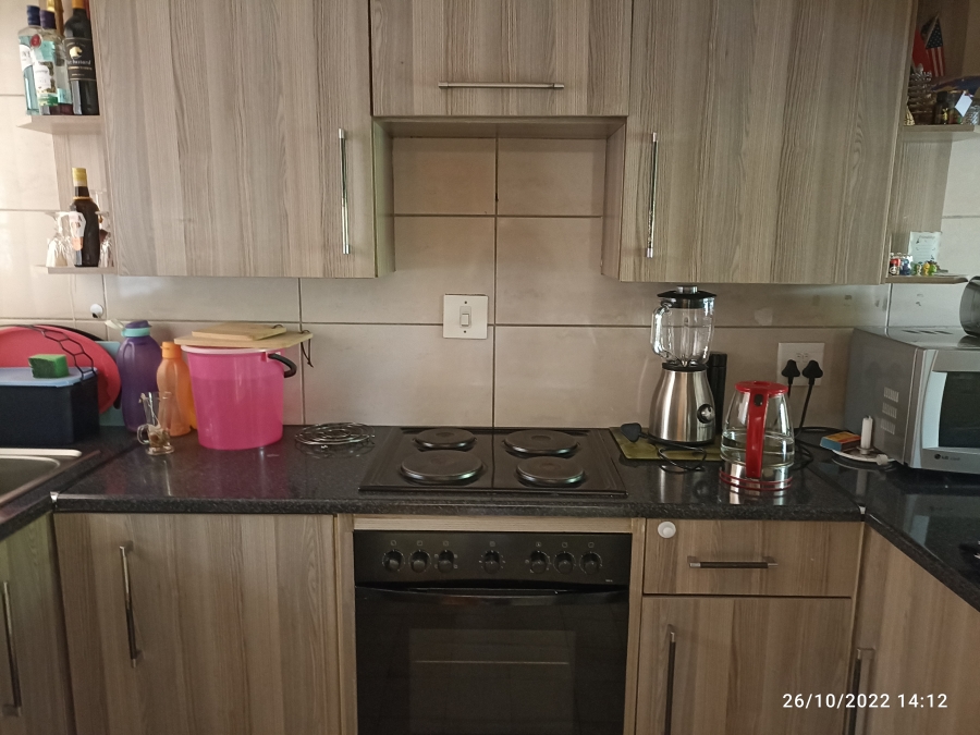 To Let 2 Bedroom Property for Rent in Northwold Gauteng