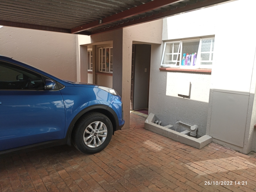 To Let 2 Bedroom Property for Rent in Northwold Gauteng