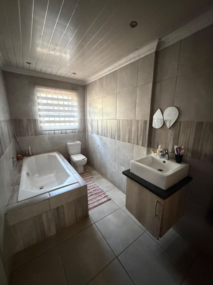 3 Bedroom Property for Sale in Vosloorus Ext 2 Gauteng