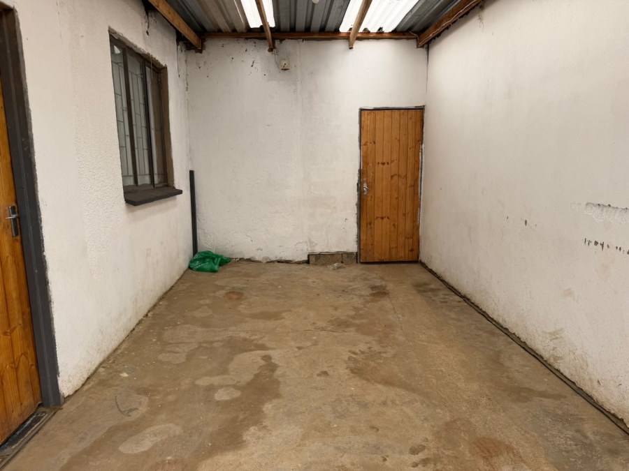4 Bedroom Property for Sale in Etwatwa Gauteng