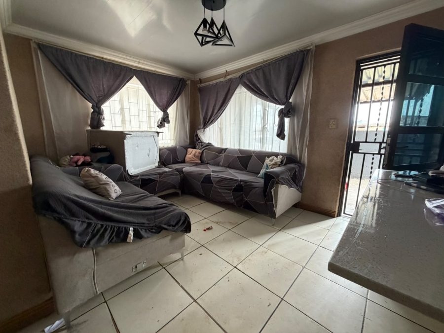 4 Bedroom Property for Sale in Etwatwa Gauteng
