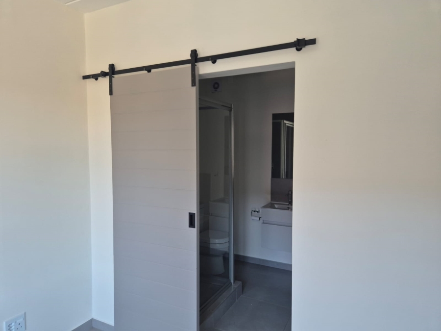 To Let 2 Bedroom Property for Rent in Vorna Valley Gauteng