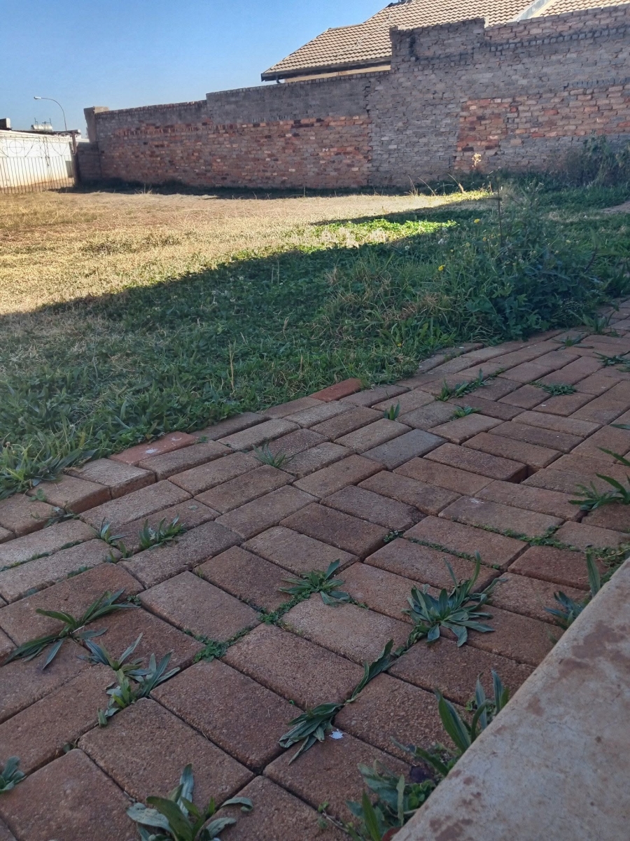 2 Bedroom Property for Sale in Lawley Gauteng