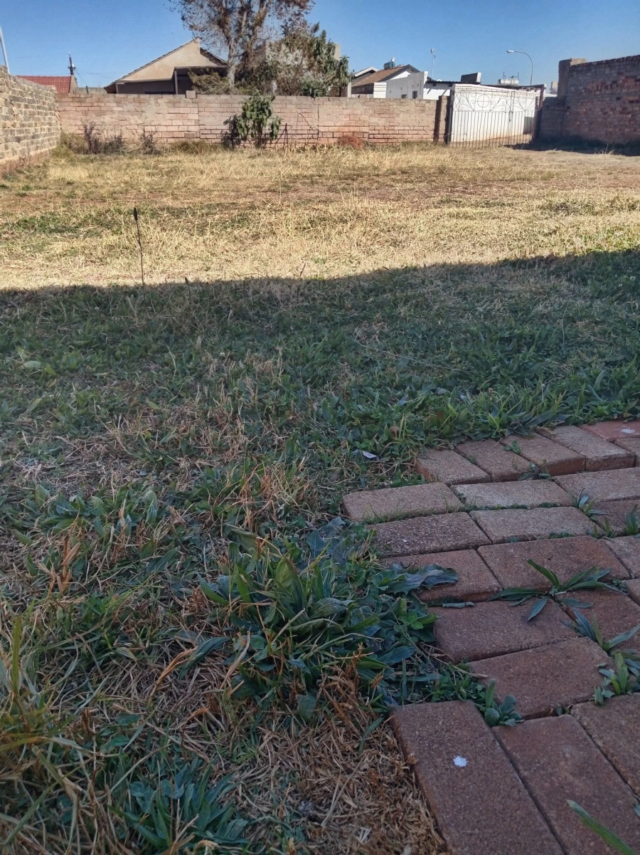 2 Bedroom Property for Sale in Lawley Gauteng