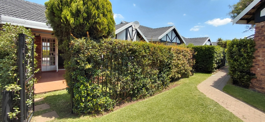 2 Bedroom Property for Sale in Beyers Park Gauteng