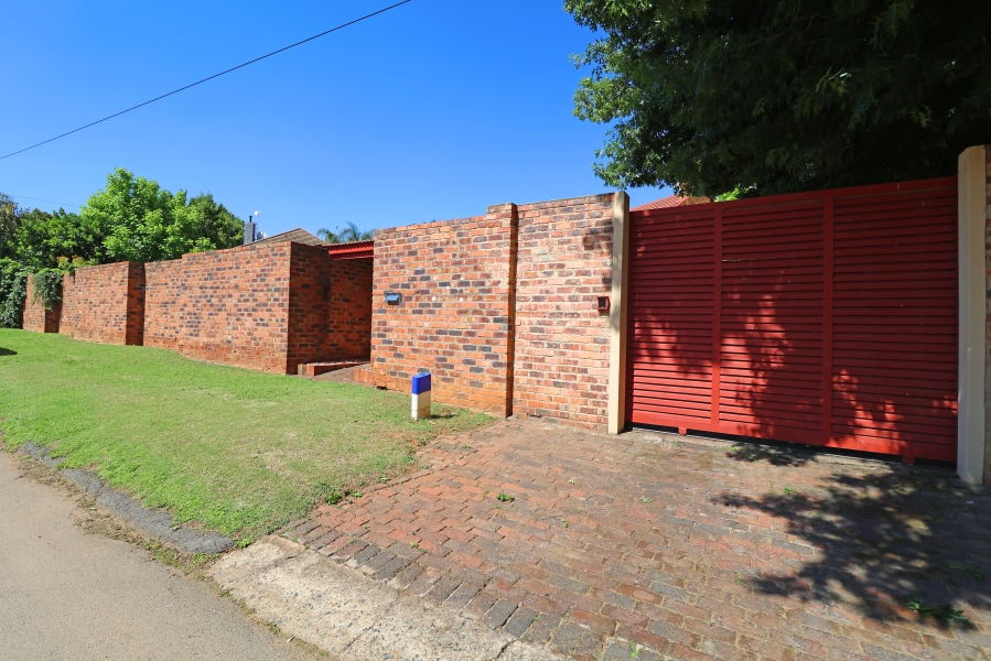 3 Bedroom Property for Sale in Cheltondale Gauteng