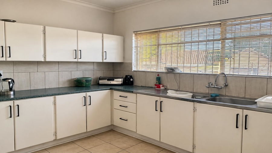 3 Bedroom Property for Sale in Verwoerdpark Gauteng