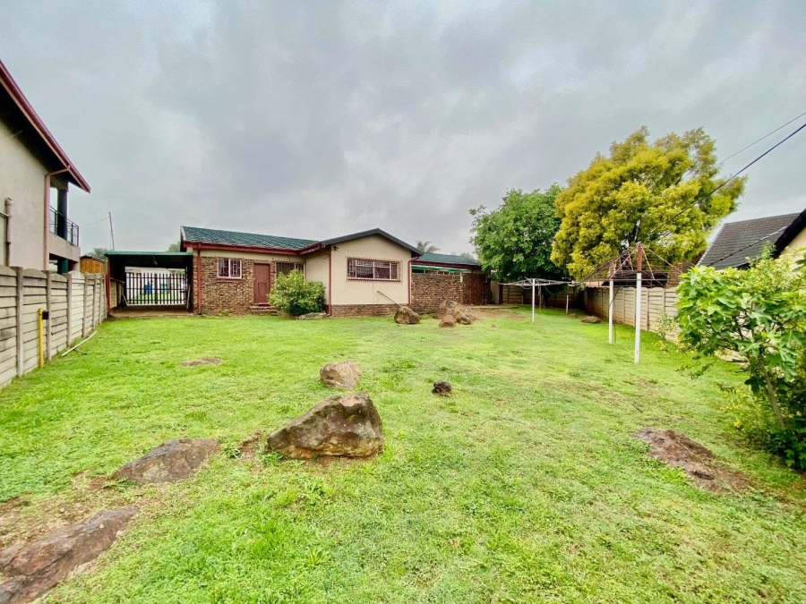 3 Bedroom Property for Sale in Verwoerdpark Gauteng