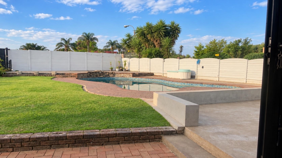 3 Bedroom Property for Sale in Verwoerdpark Gauteng