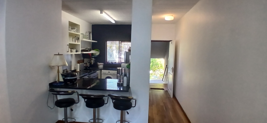 To Let 2 Bedroom Property for Rent in Craighall Park Gauteng