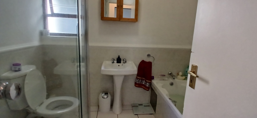 To Let 2 Bedroom Property for Rent in Craighall Park Gauteng