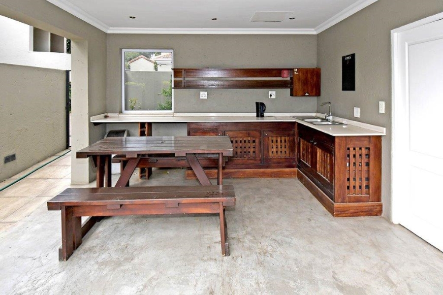 To Let 2 Bedroom Property for Rent in Craighall Park Gauteng