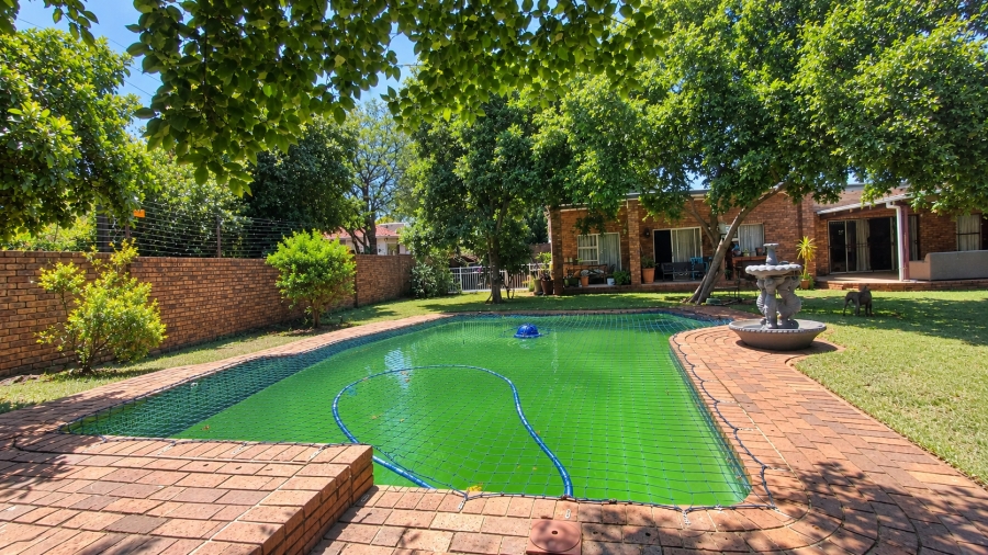 4 Bedroom Property for Sale in Wierda Park Gauteng