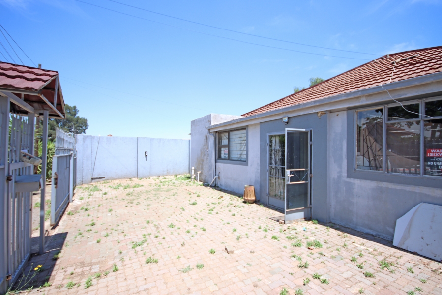 10 Bedroom Property for Sale in Primrose Gauteng